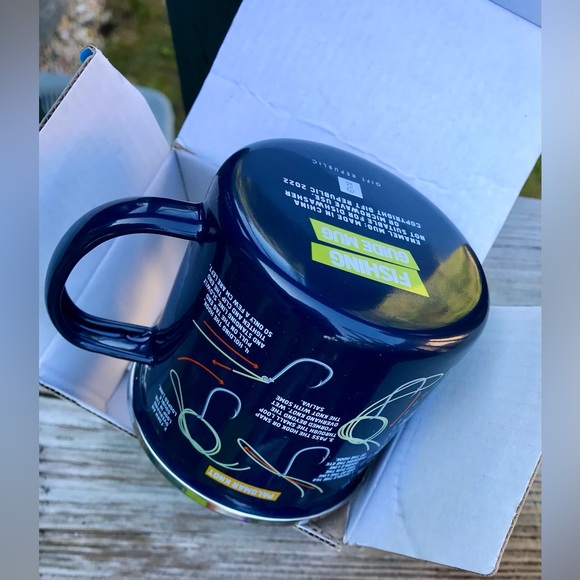 2/$10 NEW Gift Republic FISHING GUIDE MUG In Box Fish Facts Coffee Cup Tea Mug - Picture 2 of 6